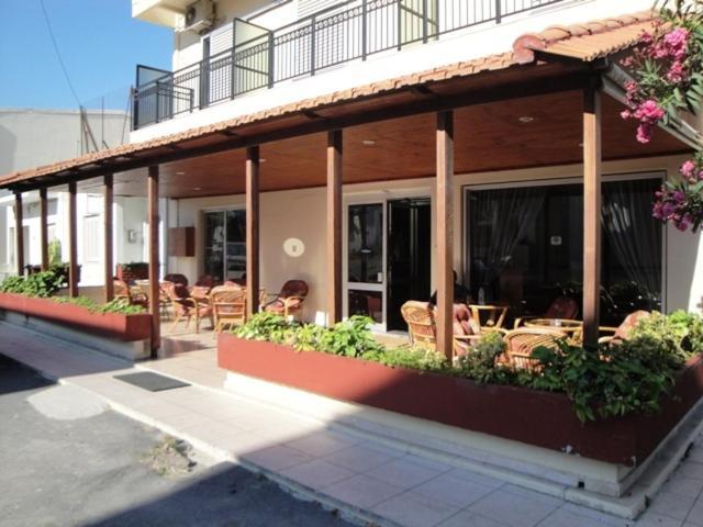 Evans Hotel